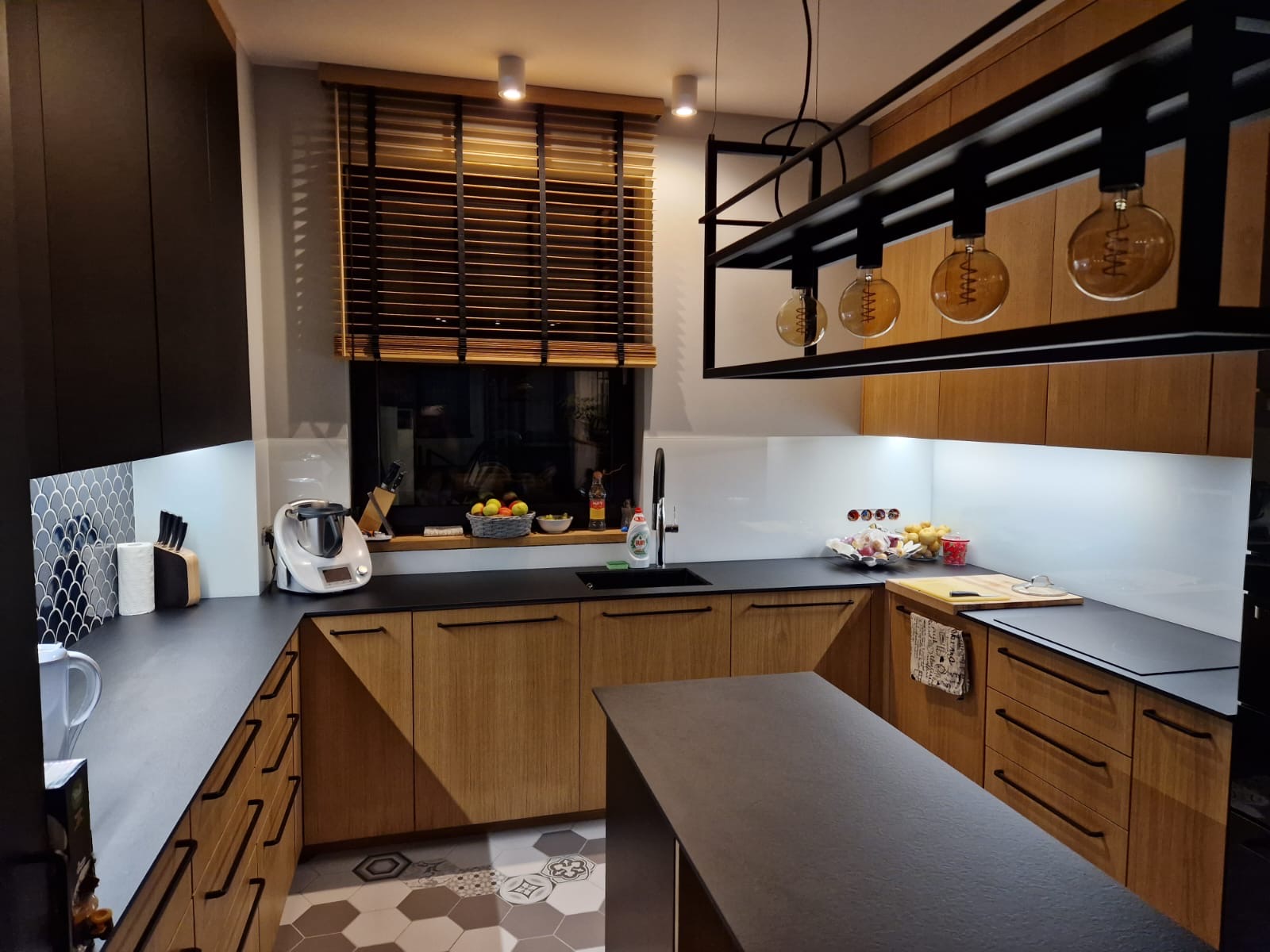 98ffec57-3791-4483-9f30-79efcfa63577